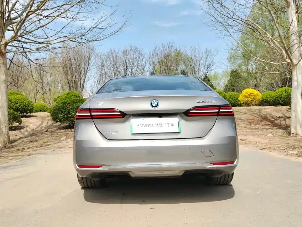 BMW i5 — фото 8