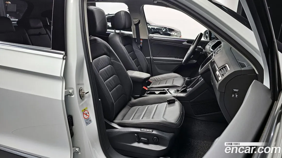 Volkswagen Tiguan — фото 10