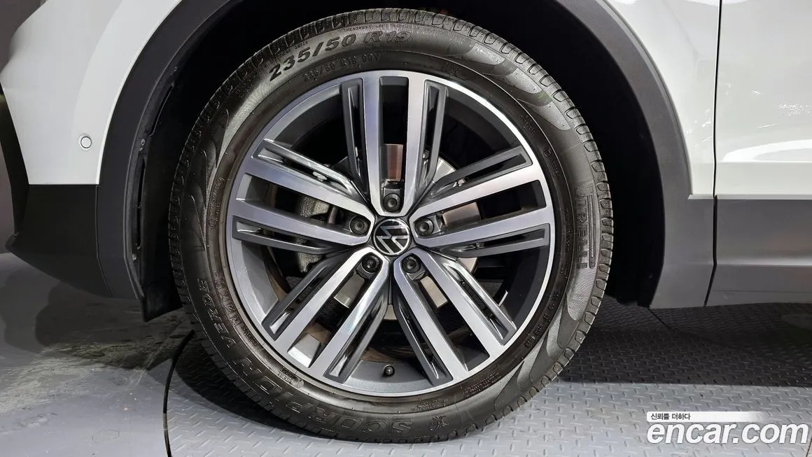Volkswagen Tiguan — фото 5