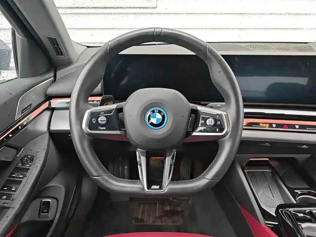 BMW i5 — фото 2