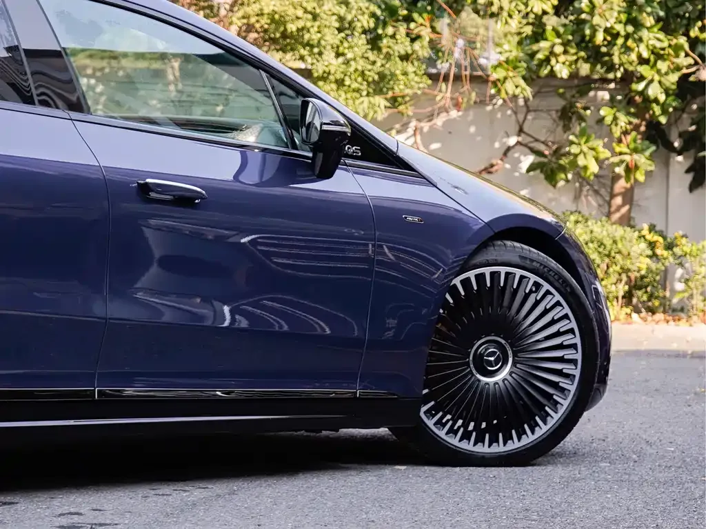 Mercedes-Benz EQS AMG — фото 7