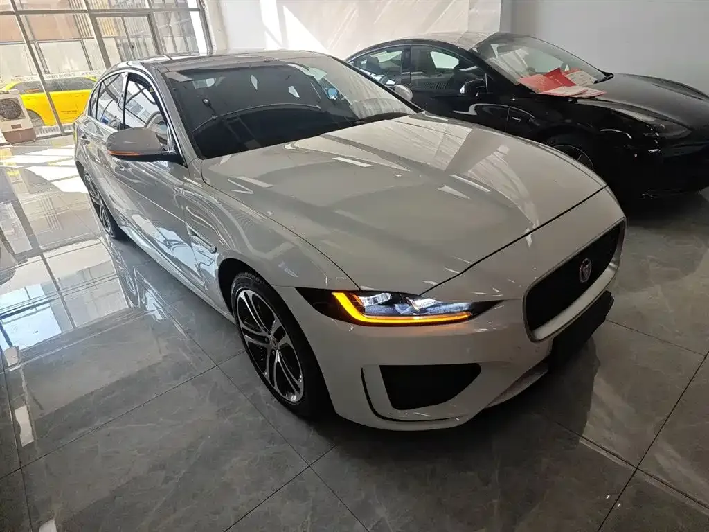 Jaguar XEL — фото 10