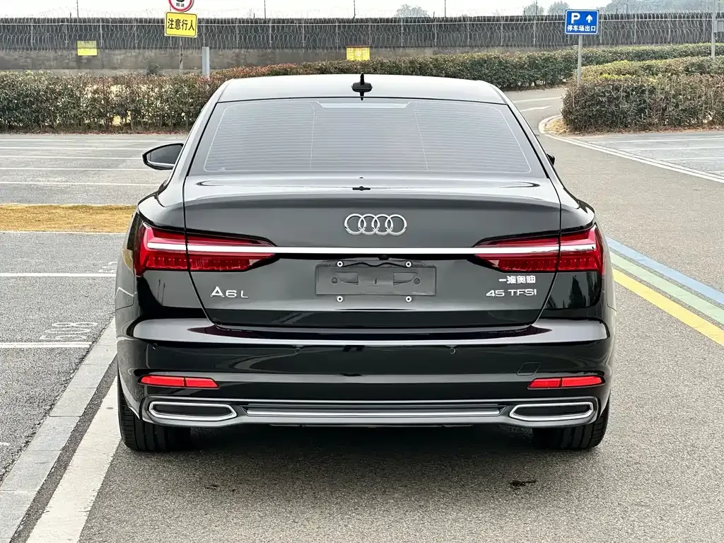 Audi A6L — фото 5
