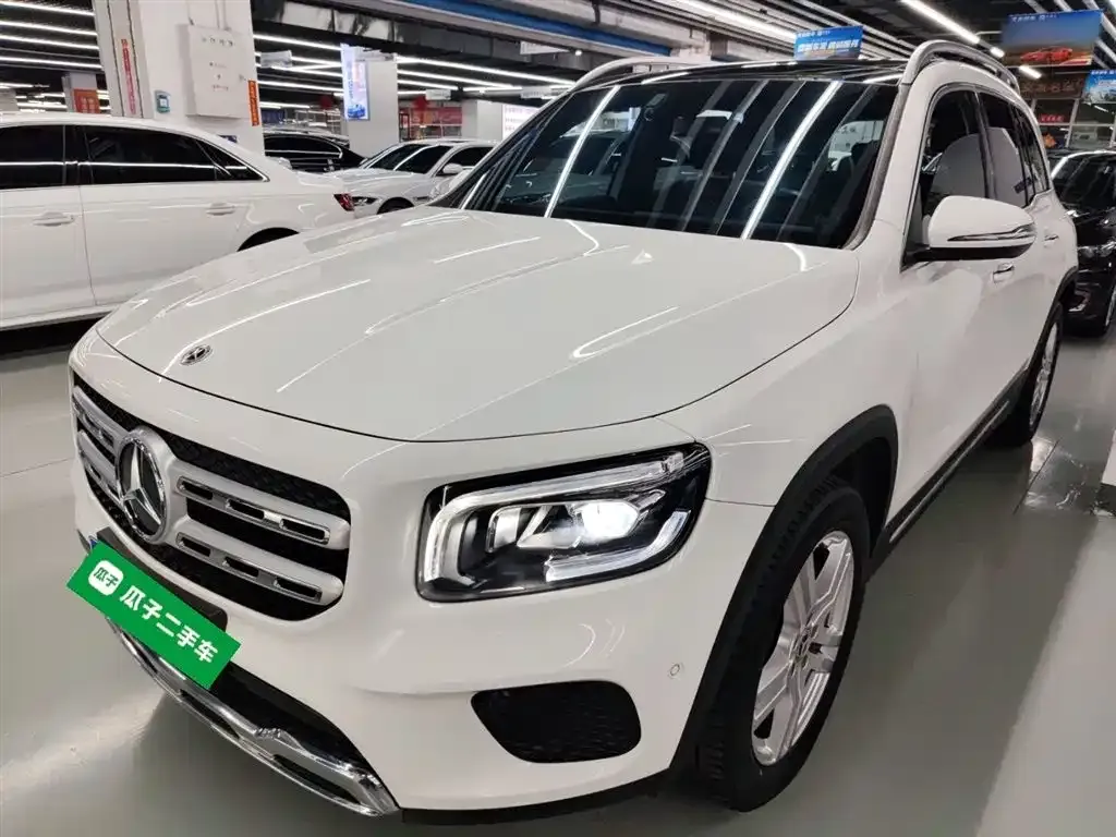 Mercedes-Benz GLB — фото 1