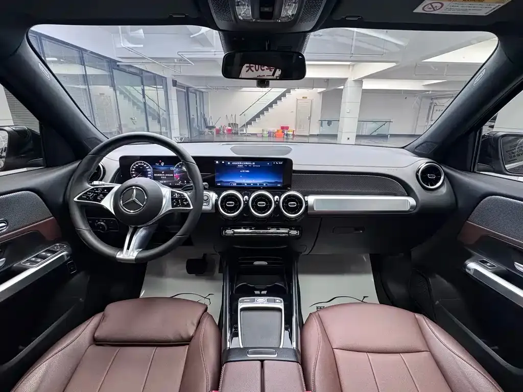 Mercedes-Benz GLB — фото 10