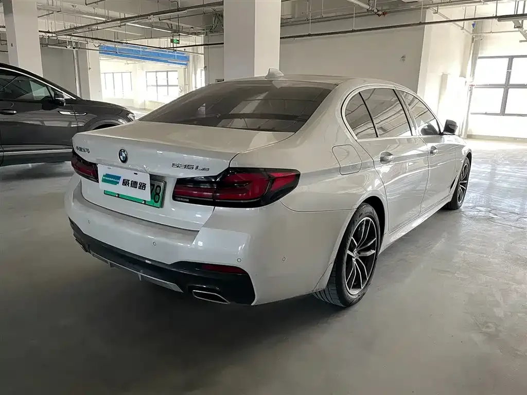 BMW 5 Series New Energy — фото 9