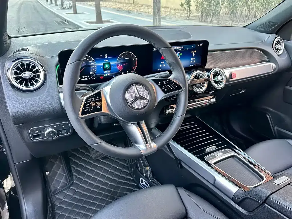 Mercedes-Benz GLB — фото 5