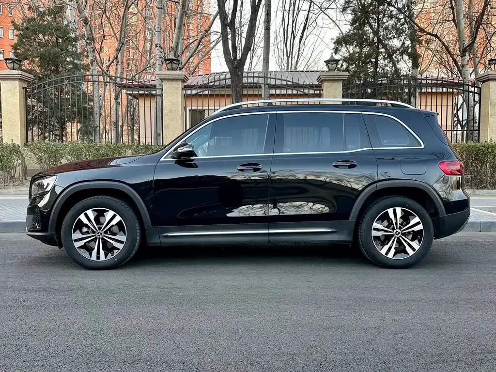 Mercedes-Benz GLB — фото 10