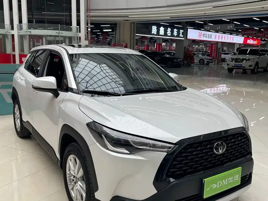 Toyota Corolla Cross — фото 1