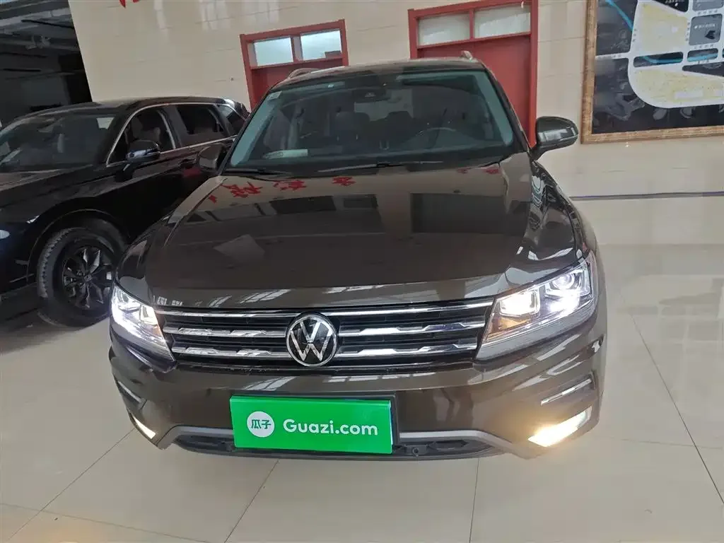 Volkswagen Tiguan L — фото 8
