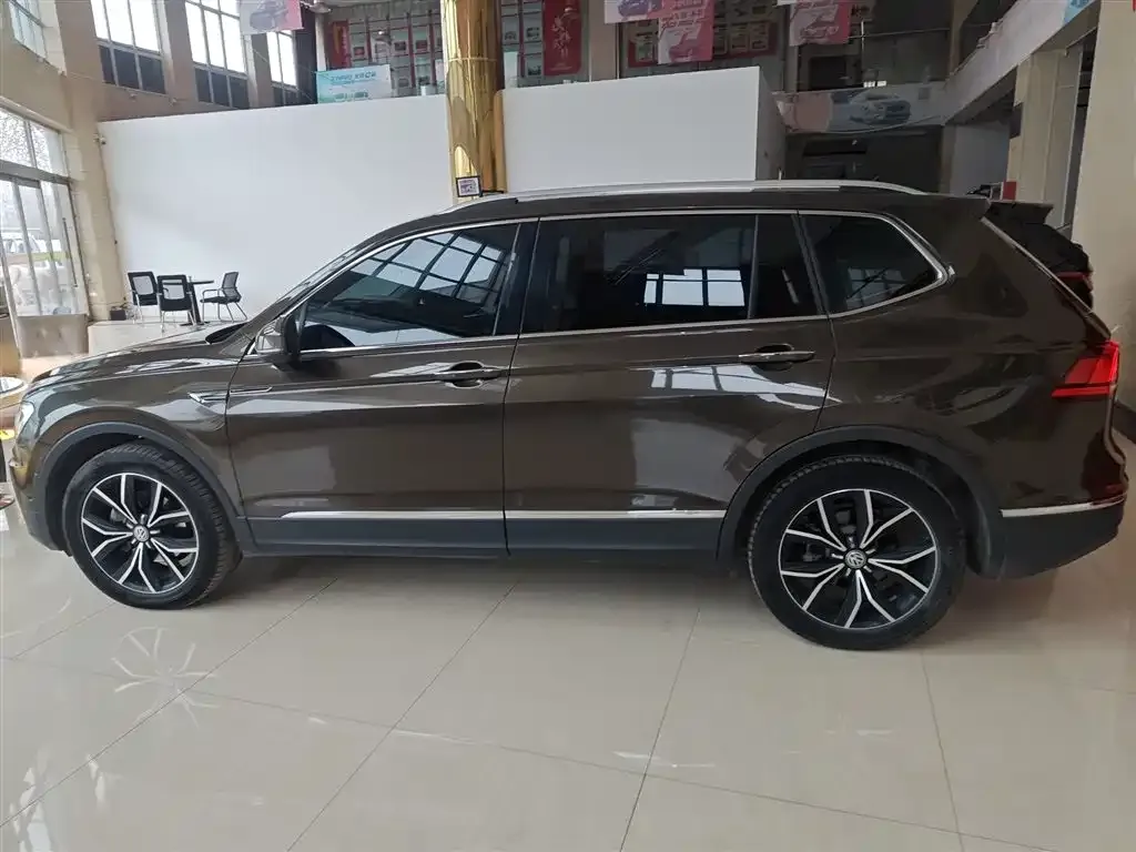 Volkswagen Tiguan L — фото 3
