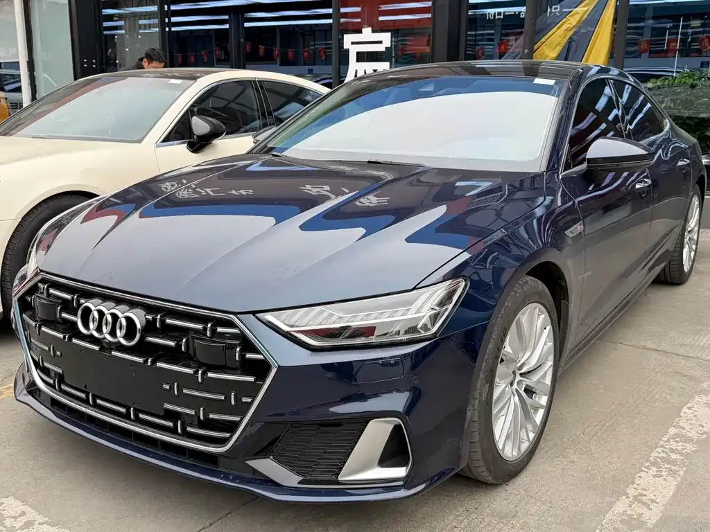 Audi A7L — фото 1