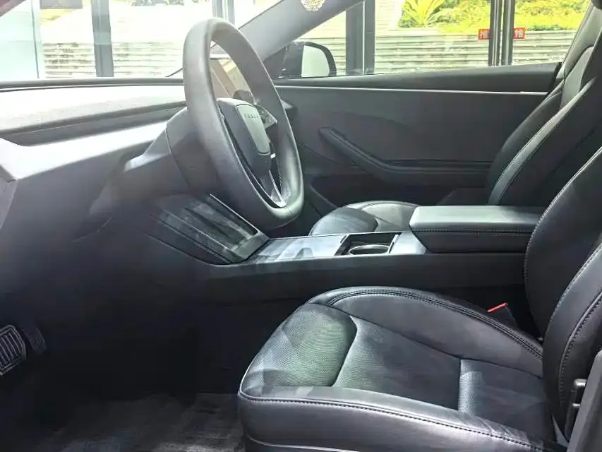 Tesla Model 3 — фото 6