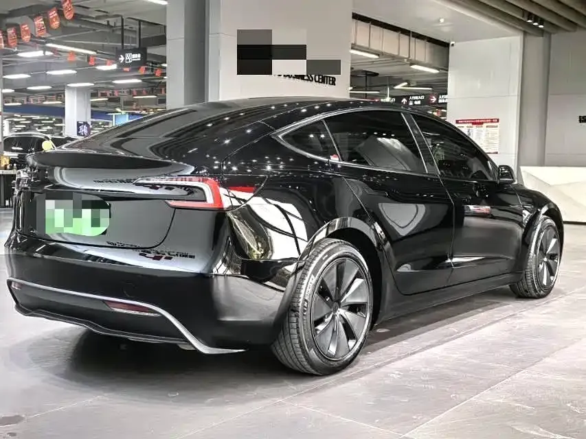 Tesla Model 3 — фото 7