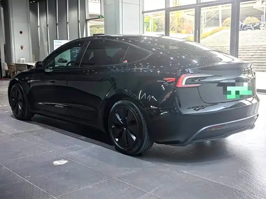 Tesla Model 3 — фото 8