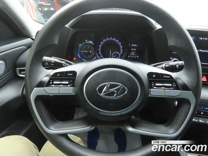 Hyundai AVANTE — фото 8