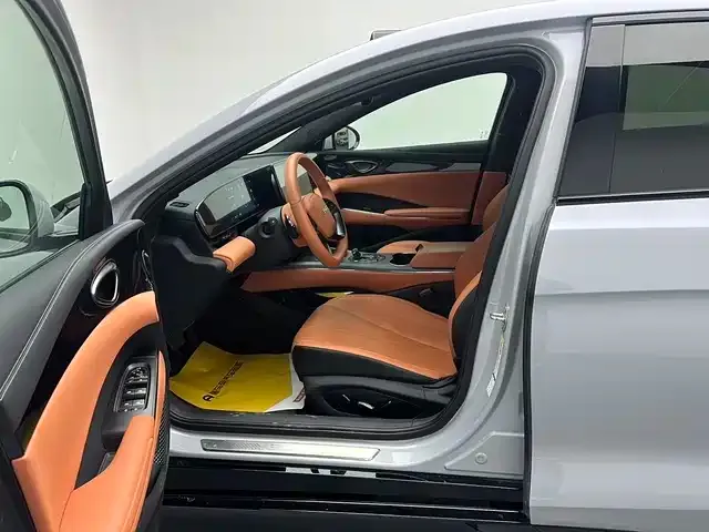 BYD Seal — фото 8
