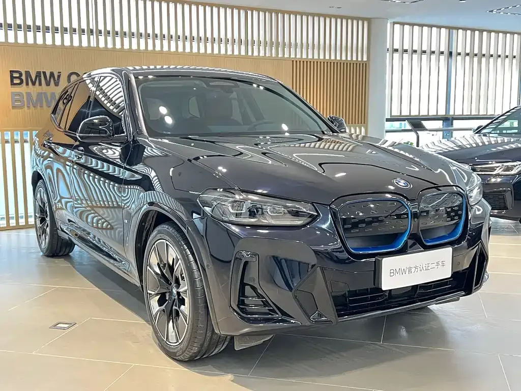 BMW iX3 — фото 10