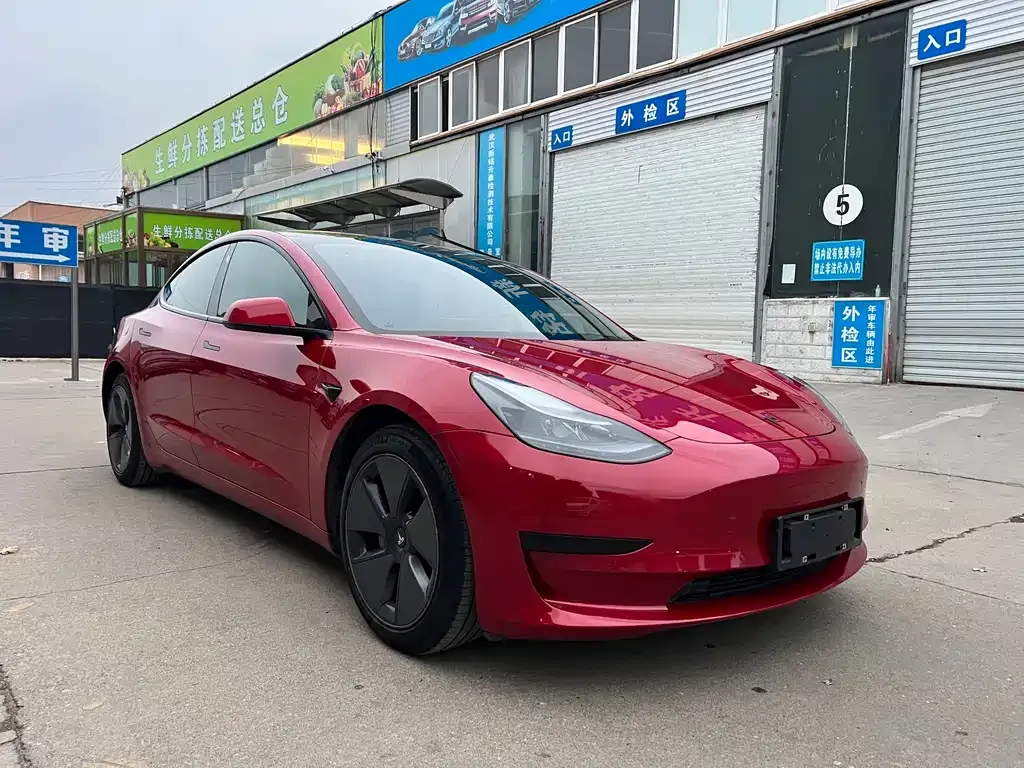 Tesla Model 3 — фото 3