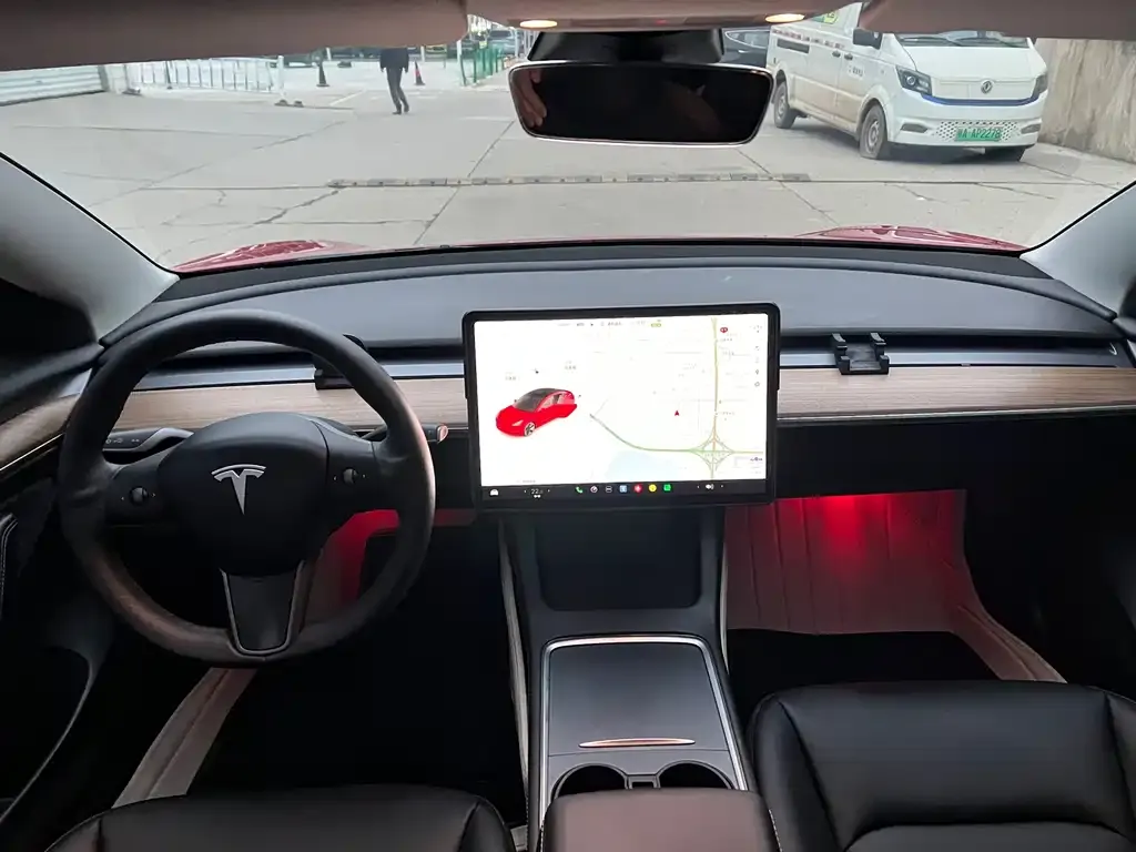 Tesla Model 3 — фото 6