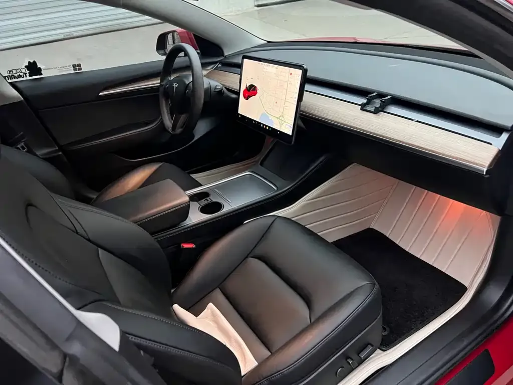 Tesla Model 3 — фото 7