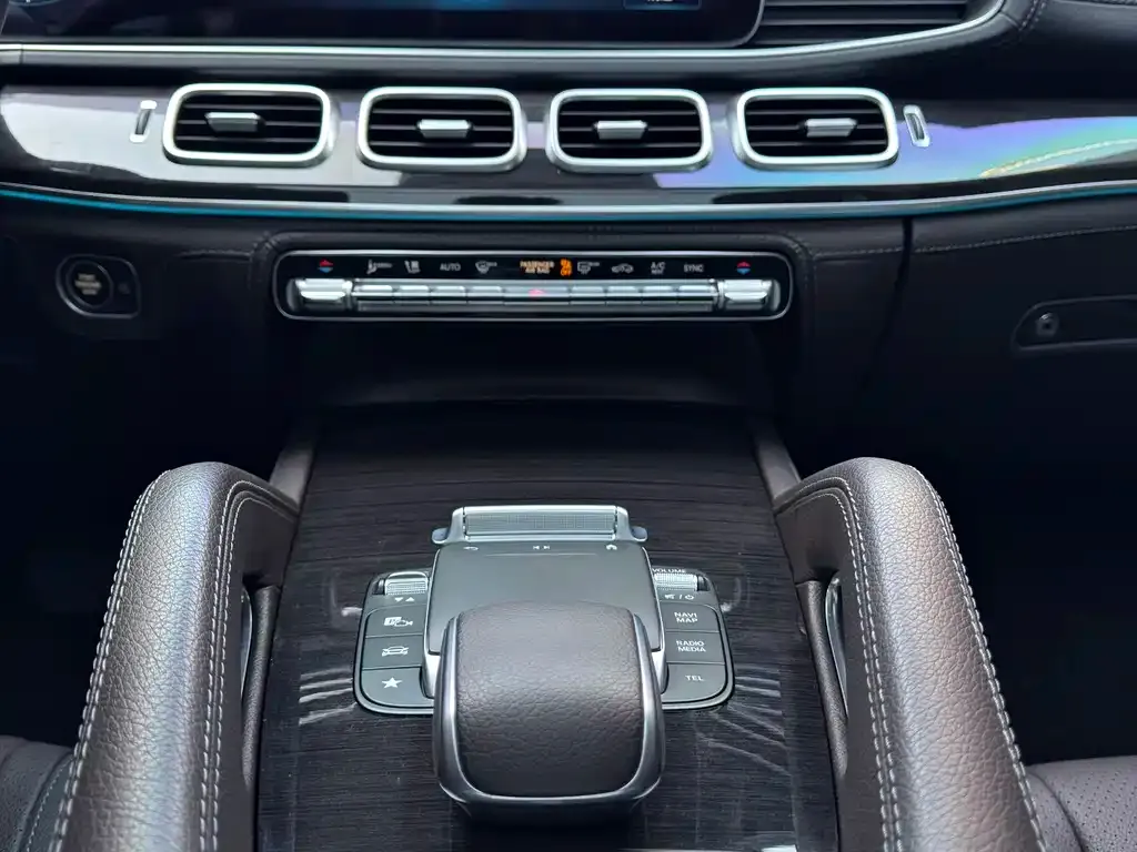 Mercedes-Benz GLS — фото 8