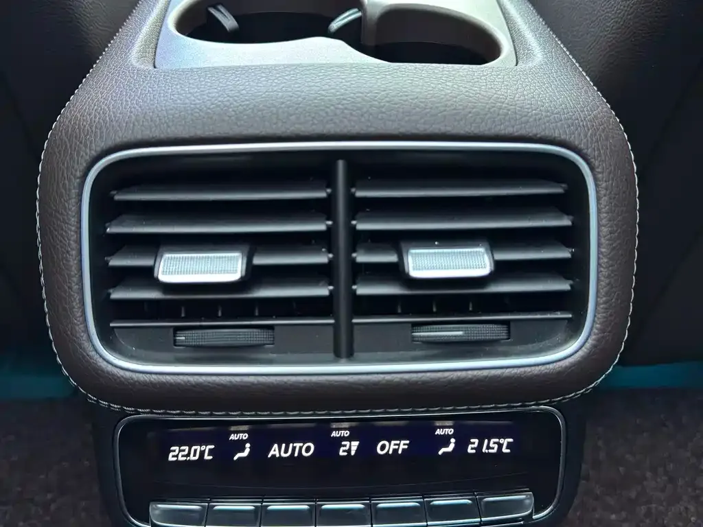 Mercedes-Benz GLS — фото 10