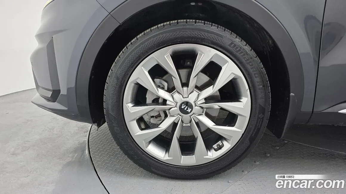 Kia Sorento — фото 9