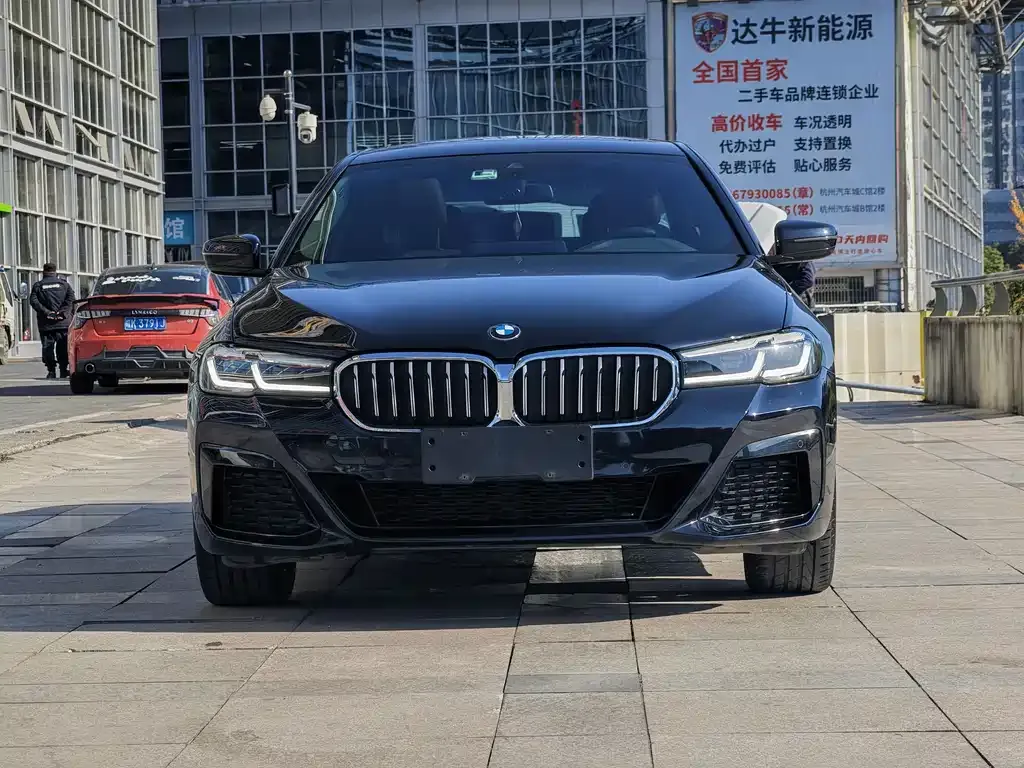 BMW 5 Series — фото 4