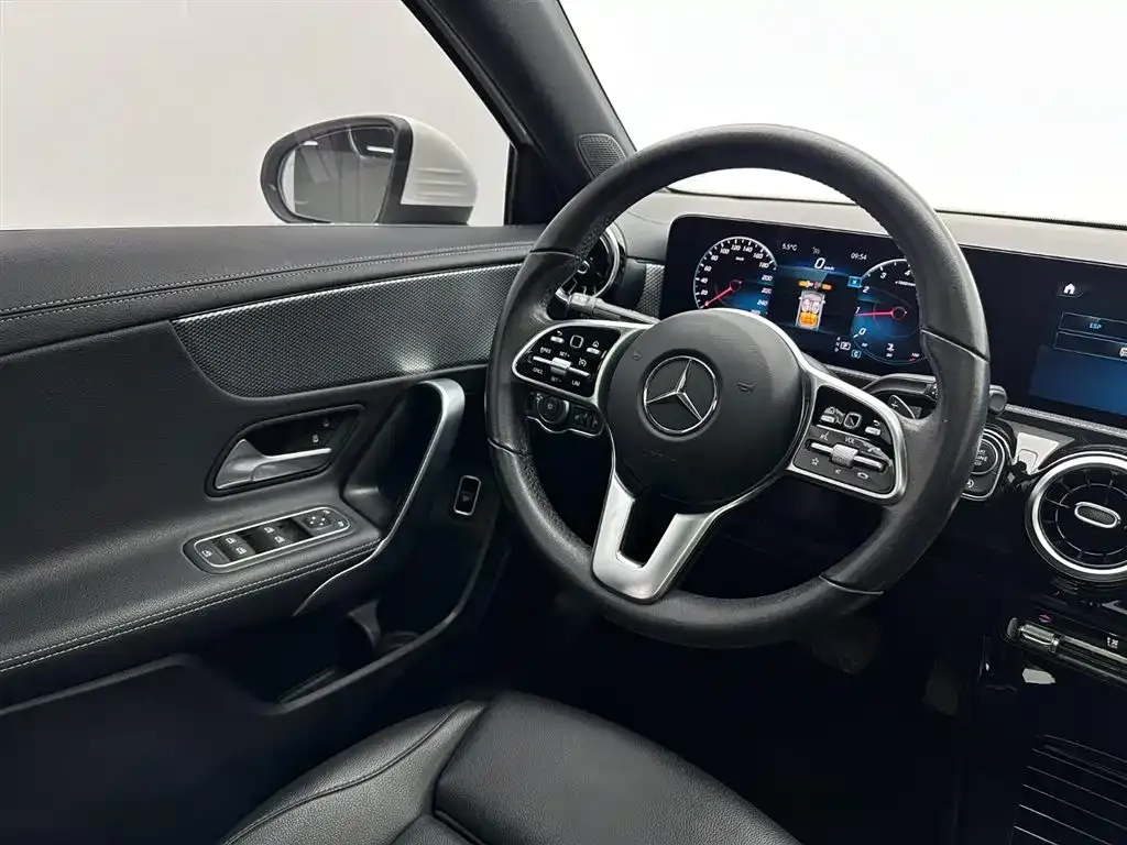 Mercedes-Benz A-Class — фото 7