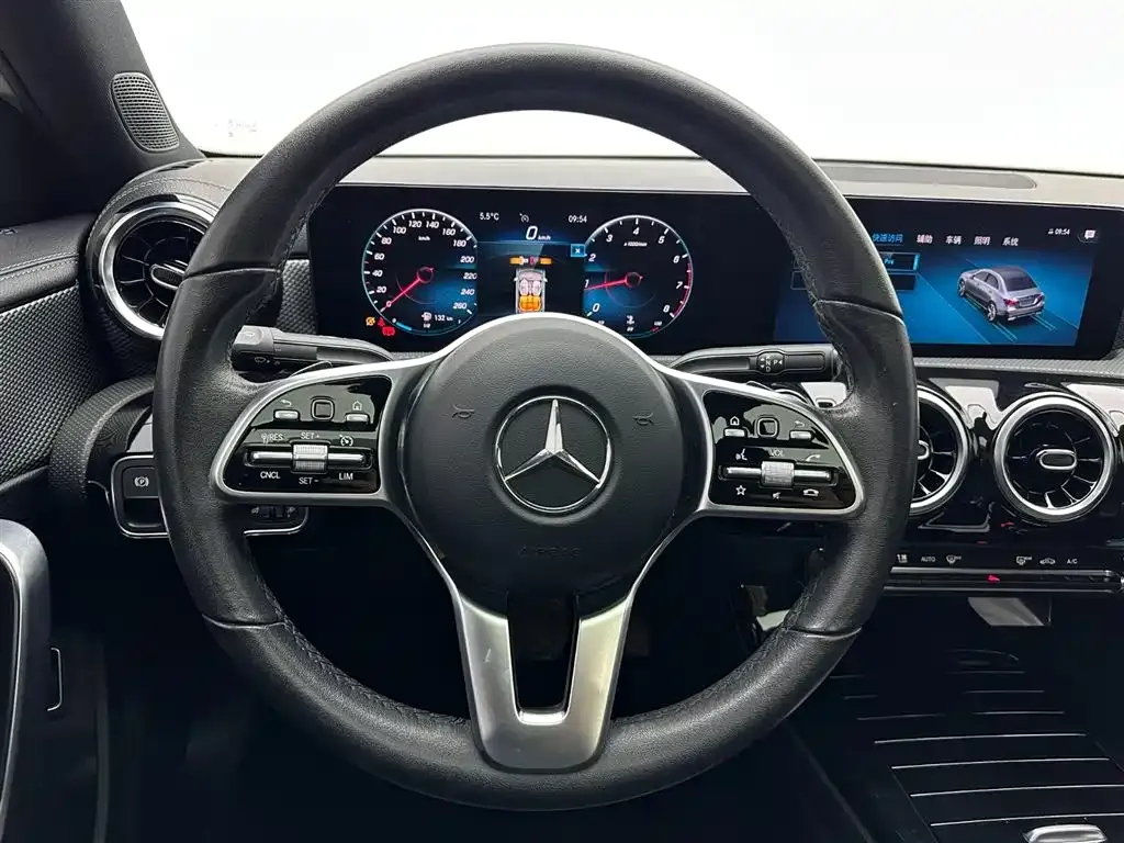 Mercedes-Benz A-Class — фото 10
