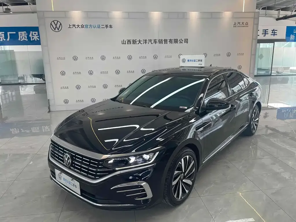 Volkswagen Passat — фото 1
