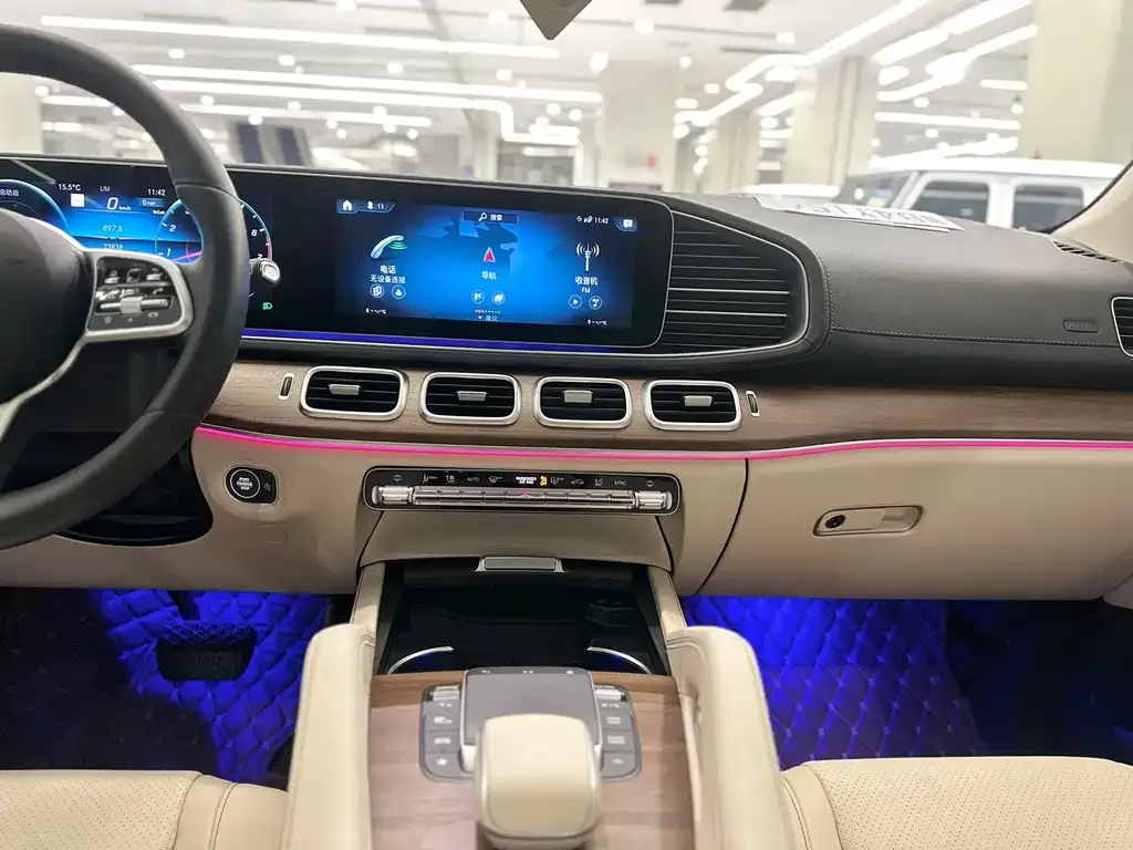 Mercedes-Benz GLS — фото 10