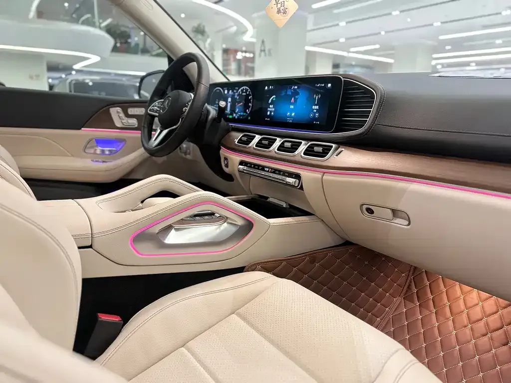 Mercedes-Benz GLS — фото 6