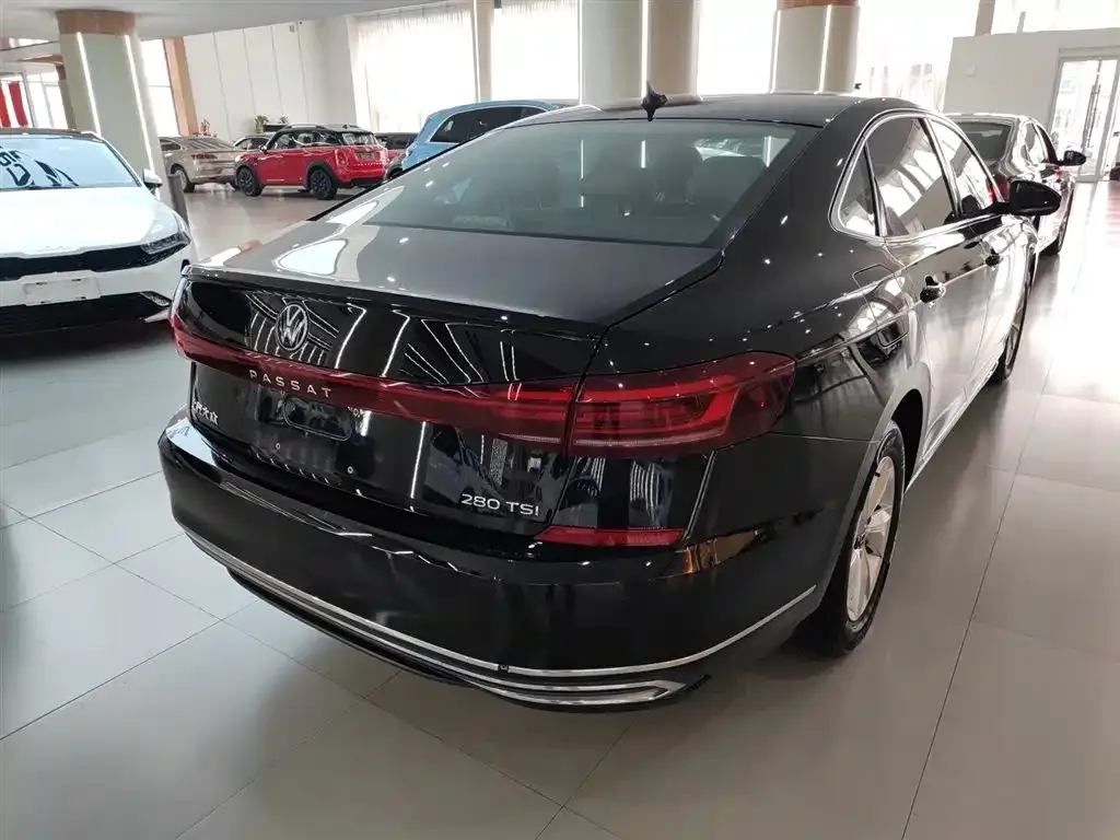 Volkswagen Passat — фото 8