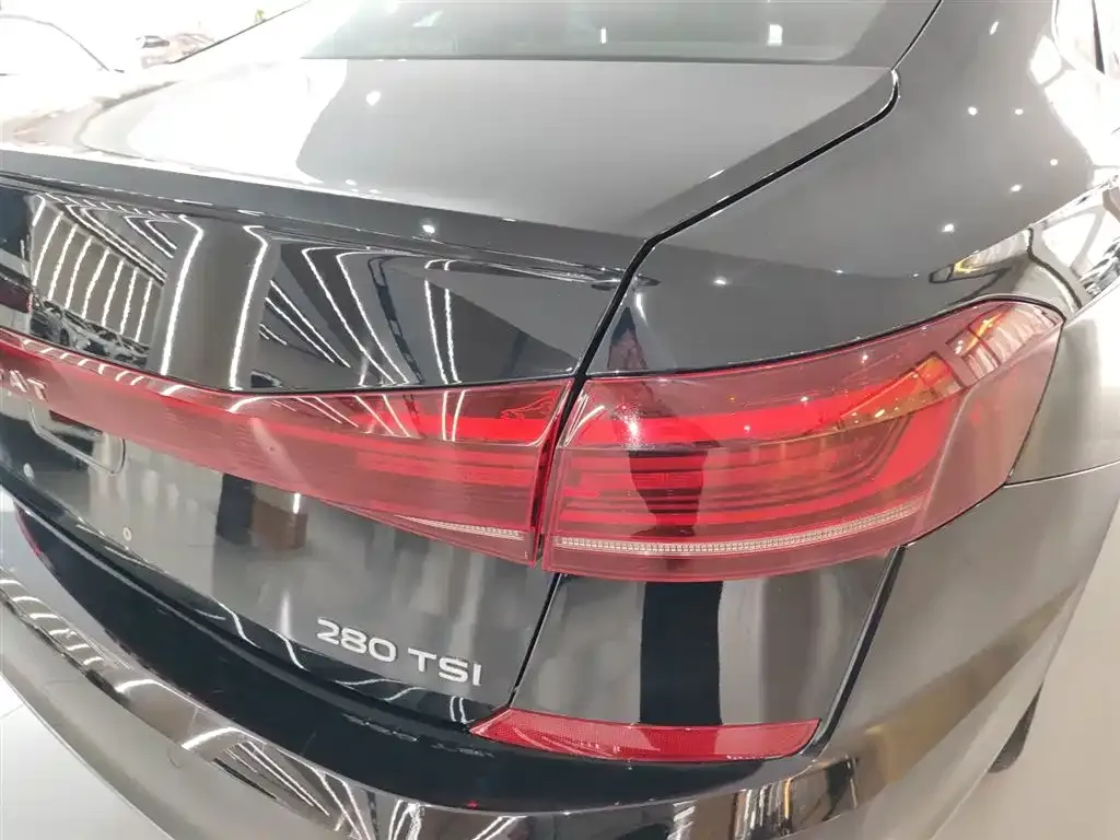 Volkswagen Passat — фото 10