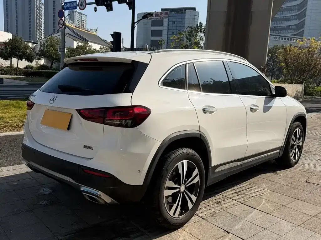 Mercedes-Benz GLA — фото 7