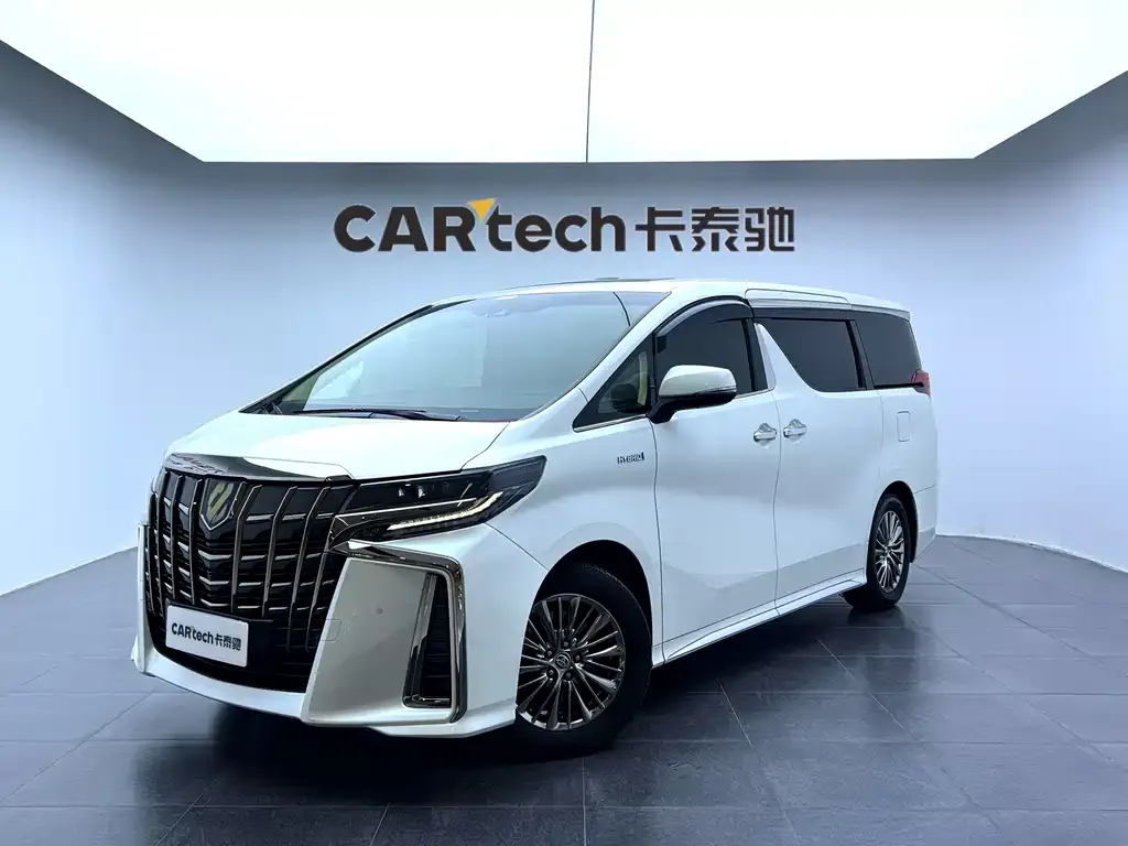 Toyota Alphard — фото 1