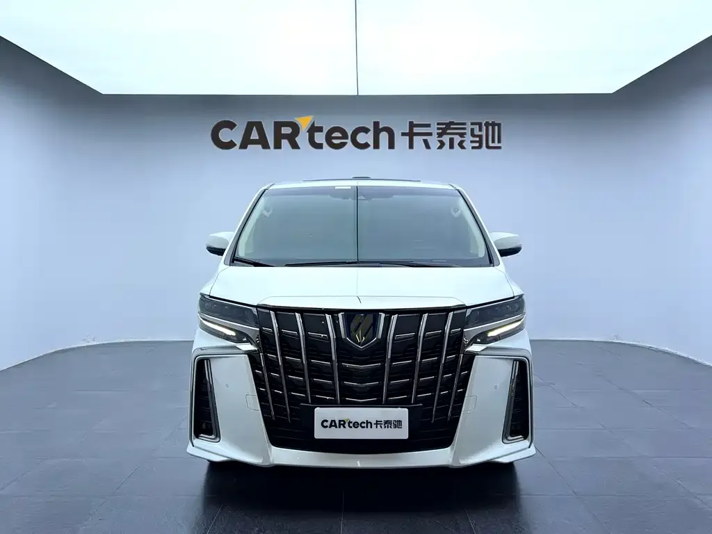 Toyota Alphard — фото 2