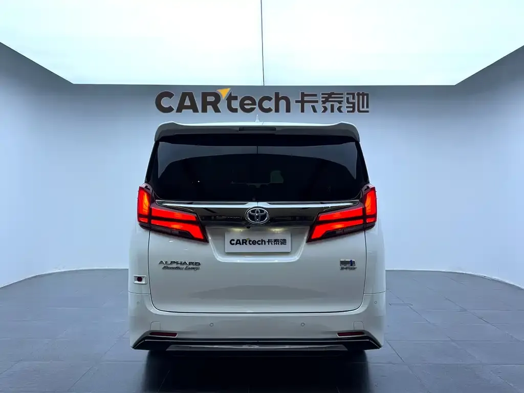 Toyota Alphard — фото 10