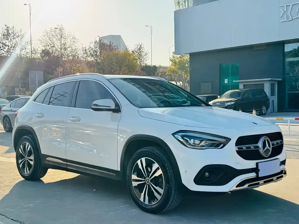 Mercedes-Benz GLA — фото 8