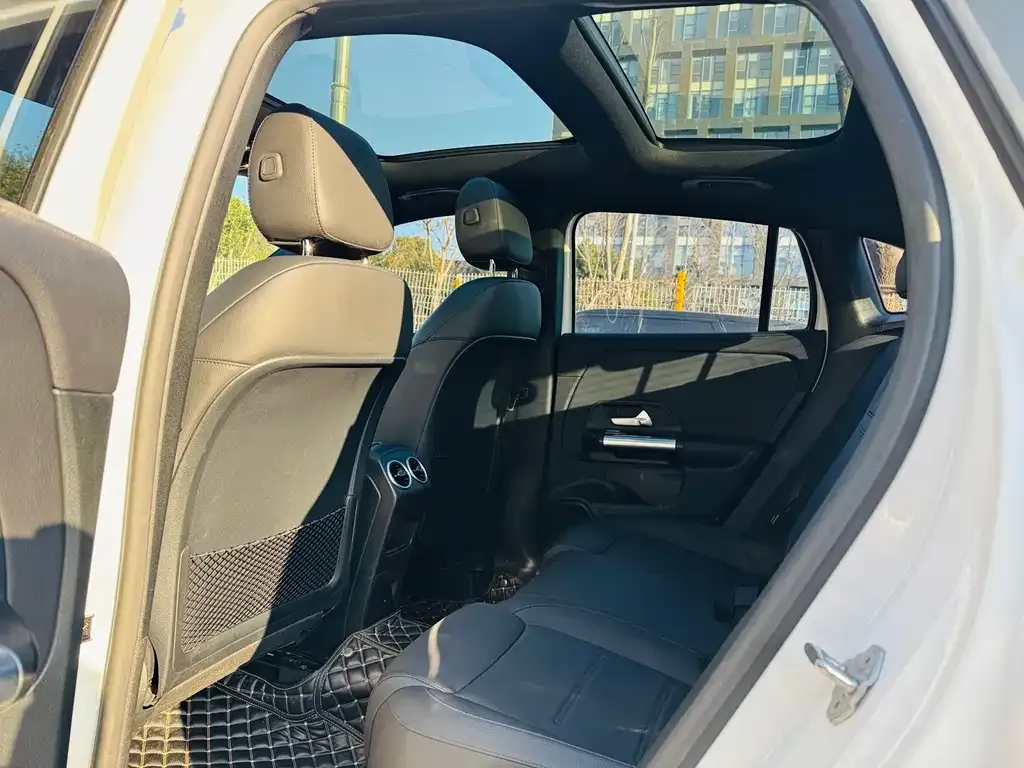 Mercedes-Benz GLA — фото 10