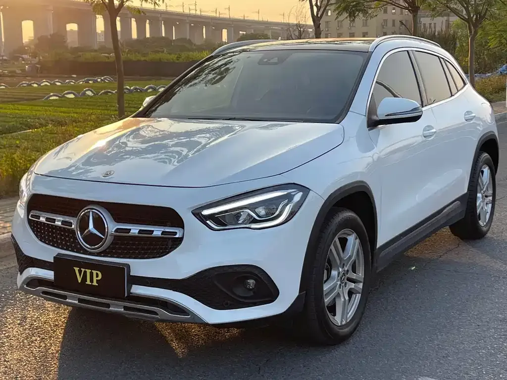 Mercedes-Benz GLA — фото 1