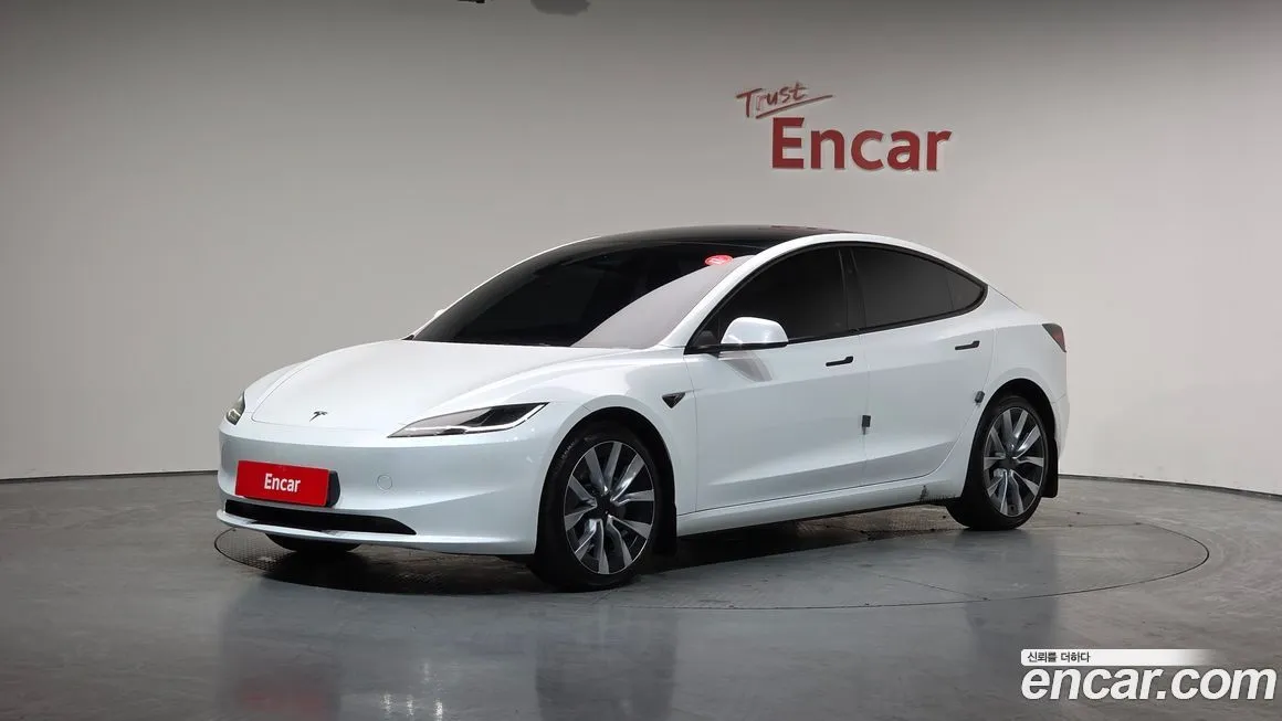Tesla Model 3 — фото 1
