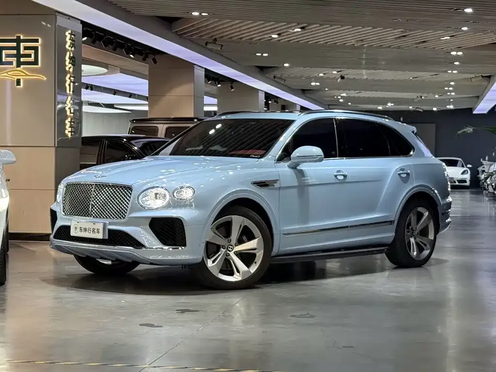 Bentley Bentayga — фото 1