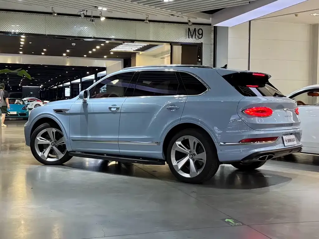 Bentley Bentayga — фото 2