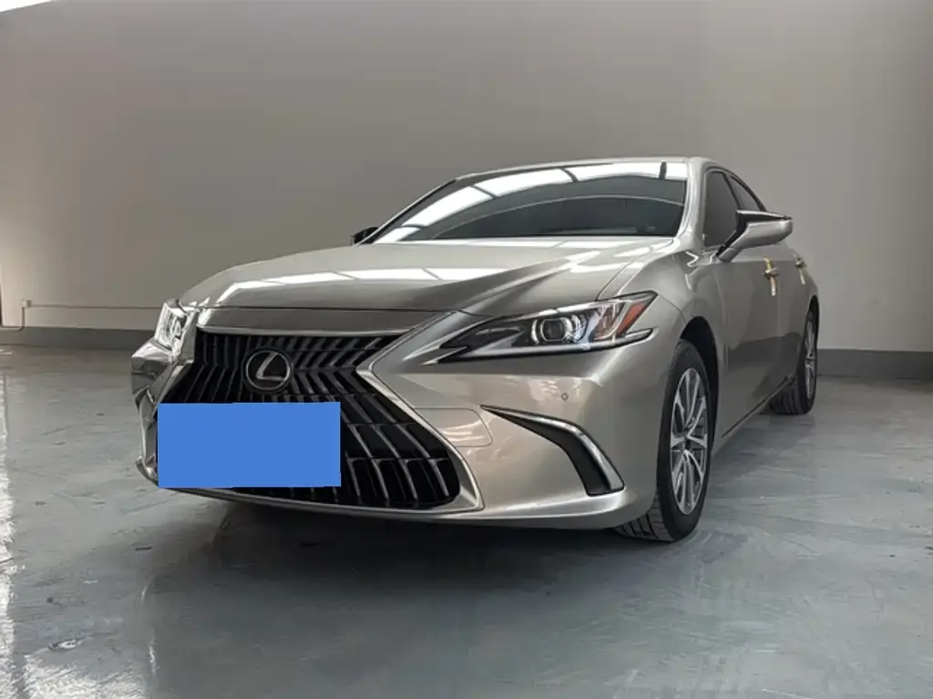 Lexus ES — фото 1