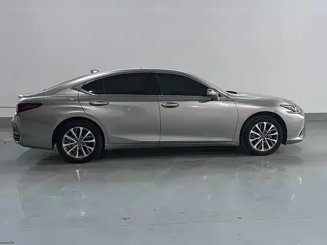 Lexus ES — фото 6