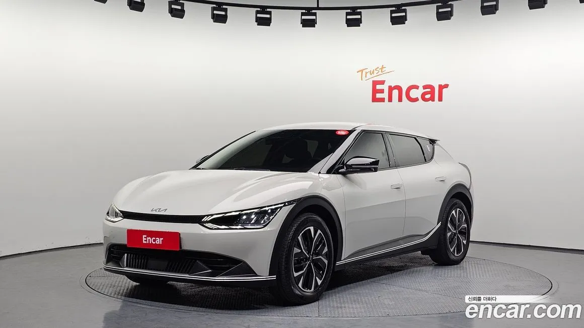 Kia EV6 — фото 1