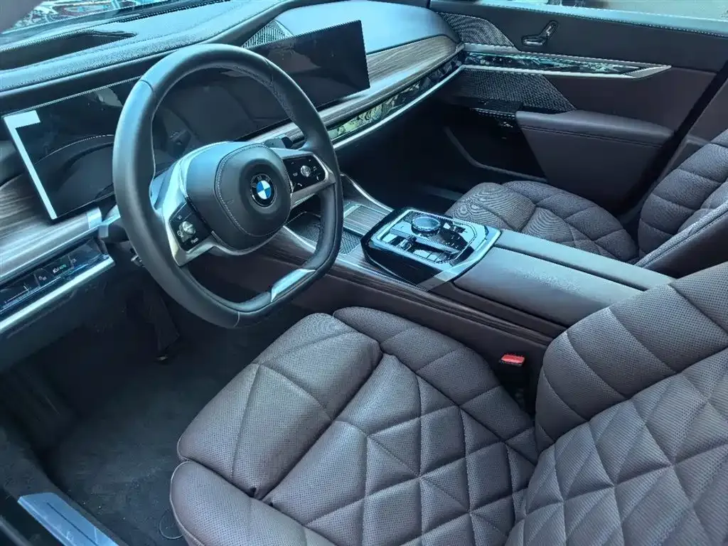 BMW 7 Series — фото 2